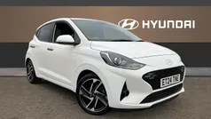 White Used 2024 Hyundai i10 Premium Hatchback | £15,295 (Fair price)