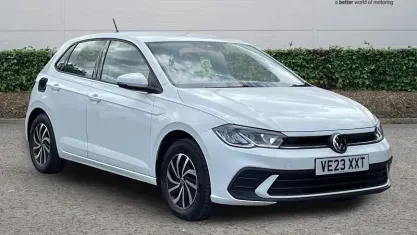 Used VW Polo Life 80 HP (58 kW) 2023 White Hatchback