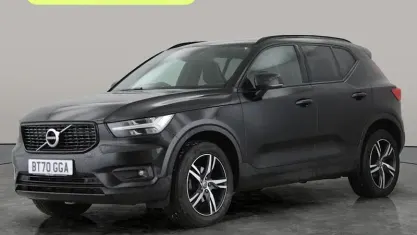 Usado Volvo XC40 R-Design 163 CV (119 kW) 2020 Negro SUV