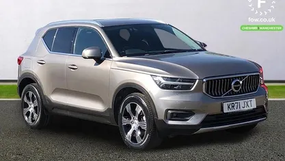 Begagnad Volvo XC40 Inscription 197 HK (144 kW) 2021 Grå SUV