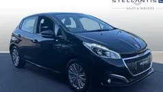 Used 2018 Peugeot 208 Signature Sky Hatchback | £7,944 (Fair price)