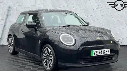 Used 2025 Mini Cooper Classic Hatchback | £25,392 (Fair price)