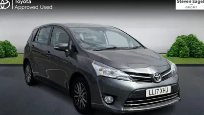 Used Toyota Verso 147 HP (108 kW) 2017 Grey MPV
