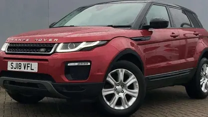 Red Used 2018 Land Rover Range Rover evoque SE Hatchback | £12,495 (Fair price)
