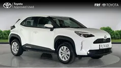 Used 2025 Toyota Yaris Hybrid Estate | £22,290 (Good price)