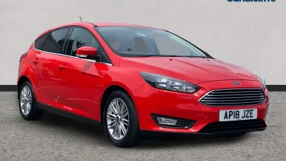 Used Ford Focus Zetec 125 HP (91 kW) 2017 Red Hatchback