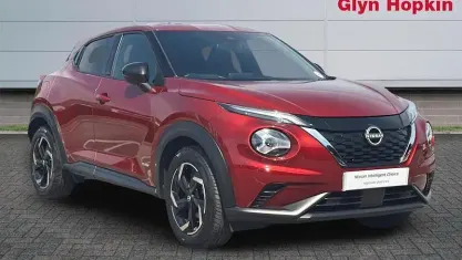 Gebraucht Nissan Juke N-Connecta 143 PS (105 kW) 2022 Rot SUV