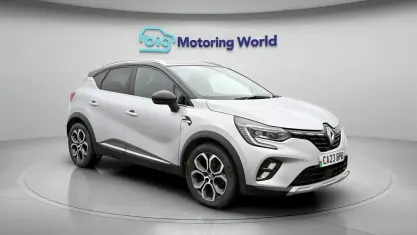 Gebraucht Renault Captur Techno 143 PS (105 kW) 2023 Grau SUV