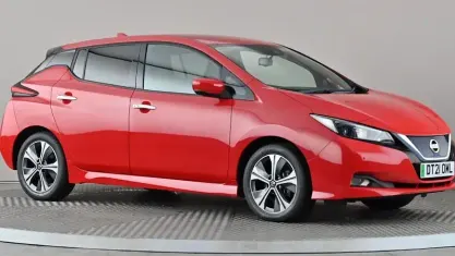 Used Nissan Leaf N-Connecta 110 kW (150 HP) 2021 Red Hatchback
