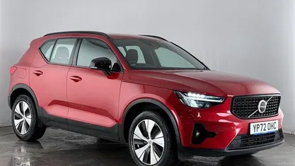 Used Volvo XC40 Plus 211 HP (155 kW) 2022 Red SUV