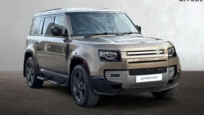Used Land Rover Defender SE Dynamic 249 HP (183 kW) 2024 SUV