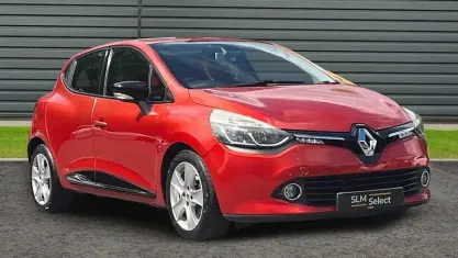 Used Renault Clio Dynamique 90 HP (66 kW) 2014 Red Hatchback
