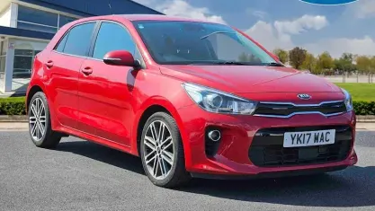 Used Kia Rio First Edition 120 HP (88 kW) 2017 Red Hatchback