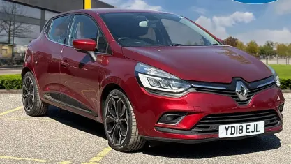 Used Renault Clio Signature 110 HP (80 kW) 2018 Red Hatchback