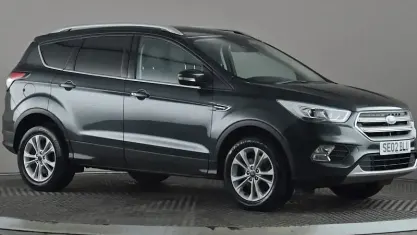 Gebraucht Ford Kuga Titanium 120 PS (88 kW) 2018 Grün SUV