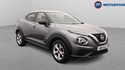 Usado Nissan Juke N-Connecta 117 HP (86 kW) 2019 Cinzento SUV