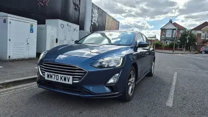 Used Ford Focus Zetec 120 HP (88 kW) 2020 Blue Hatchback
