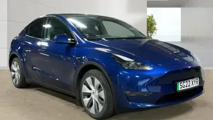 Used Tesla Model Y Long Range AWD 378 kW (514 HP) 2022 Blue SUV
