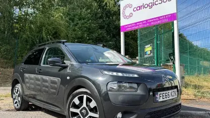 Used Citroën C4 Cactus Flair 99 HP (72 kW) 2015 Black Hatchback