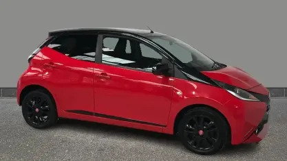 Used Toyota Aygo X-cite 69 HP (50 kW) 2017 Red Hatchback