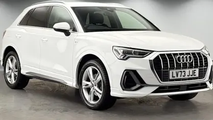 Używany Audi Q3 S-Line 150 KM (110 kW) 2023 Biały SUV