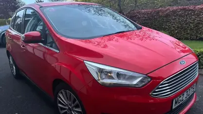 Used Ford C-MAX Titanium 101 HP (74 kW) 2019 Red MPV