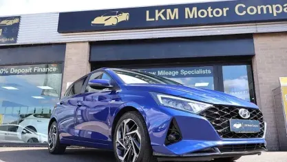 Used Hyundai i20 Premium 101 HP (74 kW) 2022 Blue Hatchback