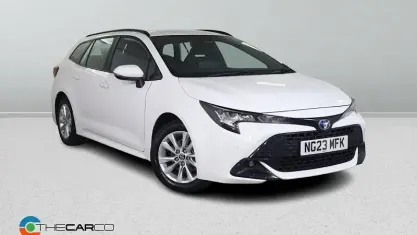 Used Toyota Corolla 140 HP (102 kW) 2023 White Estate