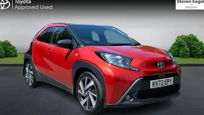 Used Toyota Aygo X 72 HP (52 kW) 2022 Red SUV