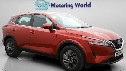 Used Nissan Qashqai Acenta Premium 140 HP (102 kW) 2023 Red SUV
