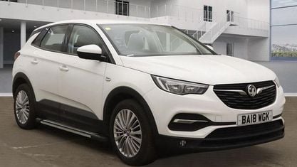 Usado Vauxhall Grandland X S 131 HP (96 kW) 2018 Branco SUV