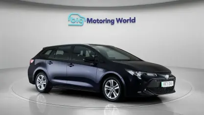 Used Toyota Corolla 122 HP (89 kW) 2021 Blue Estate