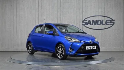 Used Toyota Yaris 111 HP (81 kW) 2019 Blue Hatchback
