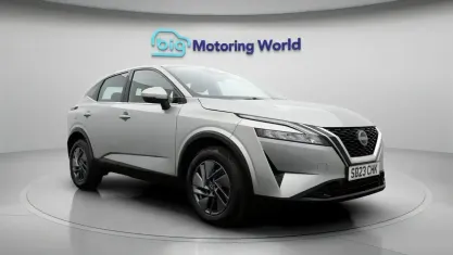 Second-hand Nissan Qashqai Acenta Premium 140 CP (102 kW) 2023 Argintiu SUV