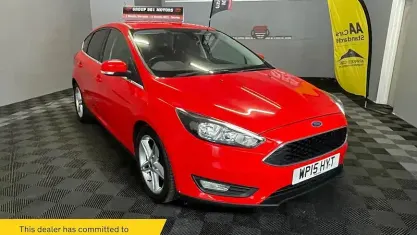 Used Ford Focus Zetec 125 HP (91 kW) 2015 Red Hatchback