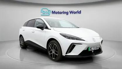 Used MG MG4 EV Trophy 150 kW (204 HP) 2024 White Hatchback