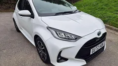 White Used 2022 Toyota Yaris Hybrid Design Hatchback | £18,595 (Fair price)