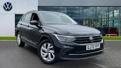 Deep black pearlescent Used 2022 VW Tiguan Life SUV | £18,124 (Fair price)