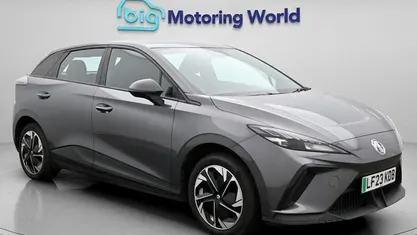 Begagnad MG MG4 EV SE 319 kW (435 HK) 2023 Grå Halvkombi