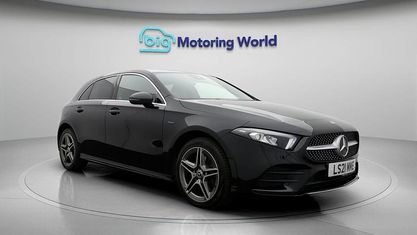 Usado Mercedes A250 AMG line 259 CV (190 kW) 2021 Negro Utilitario