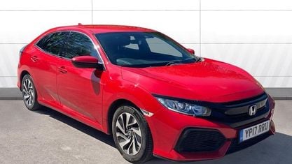 Używany Honda Civic SE 129 KM (94 kW) 2017 Czerwony Hatchback