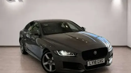 Used Jaguar XE Ingenium 200 HP (147 kW) 2019 Sedan
