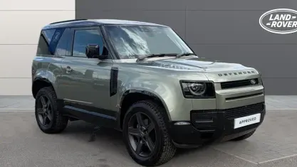 Used Land Rover Defender SE Dynamic 249 HP (183 kW) 2025 Green SUV