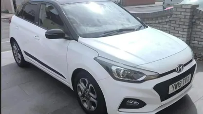 Used Hyundai i20 100 HP (73 kW) 2019 White Hatchback