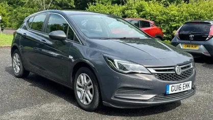 Gebraucht Vauxhall Astra Design Edition 101 PS (74 kW) 2018 Kleinwagen
