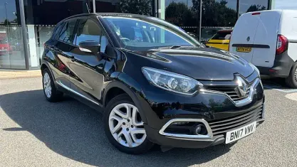 Used Renault Captur Dynamique 90 HP (66 kW) 2016 SUV