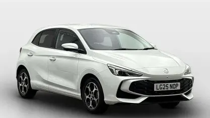 Używany MG MG3 Trophy 194 KM (142 kW) 2025 Biały Hatchback