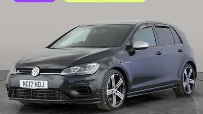 Begagnad VW Golf VII R 310 HK (228 kW) 2017 Svart Halvkombi