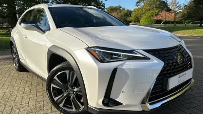 Used Lexus UX 184 HP (135 kW) 2020 White SUV