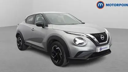 Usado Nissan Juke N-Connecta 114 HP (83 kW) 2023 Prateado SUV